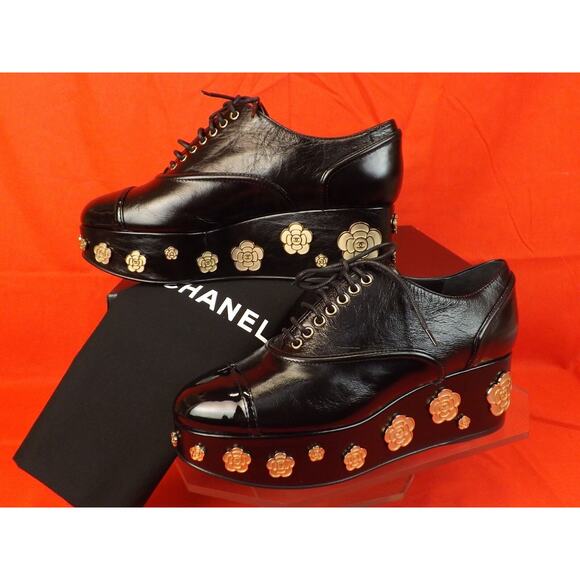 NIB CHANEL BLACK LEATHER CAMELLIA CC PLATFORM CAP TOE LACE UP OXFORDS 39 - Picture 9 of 12